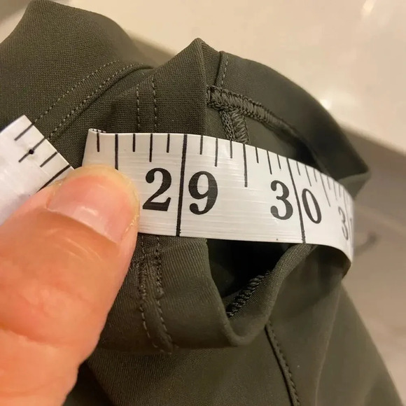Lululemon Here to There High-Rise 7/8 Pant Olive Green Size 2 - Picture 8 of 8